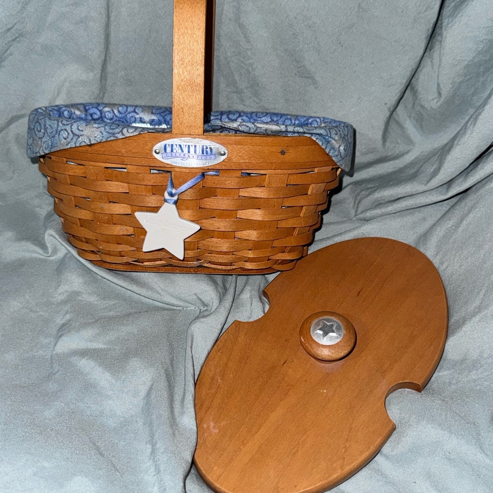 Longaberger Handwoven Basket  with liner and lid. LIMITED EDITION century 2000